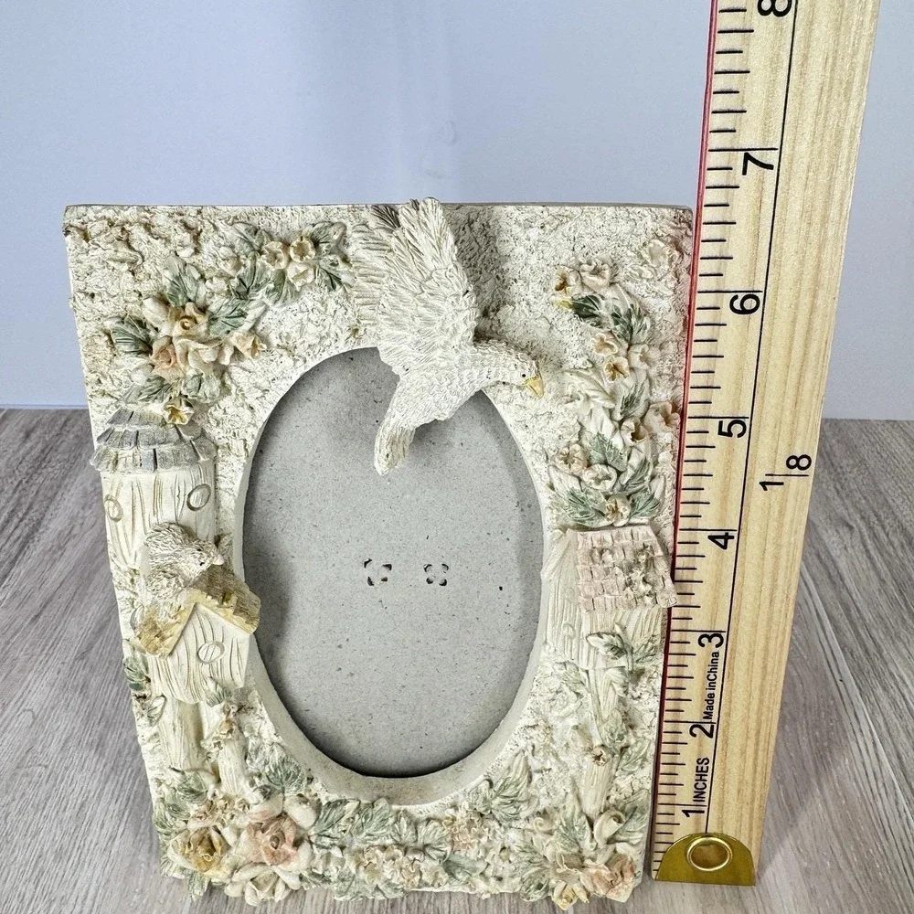 Cottage Bird Floral Picture Frame Oval Photo Opening Resin‎ Cottagecore Decor